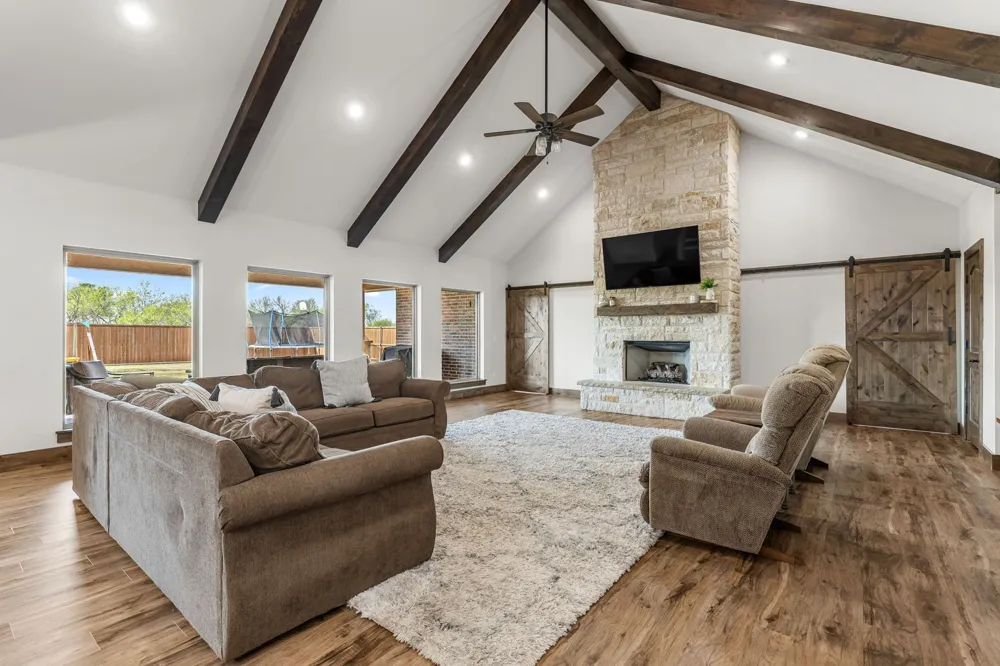 515 Sales Road Windthorst, TX 76389
