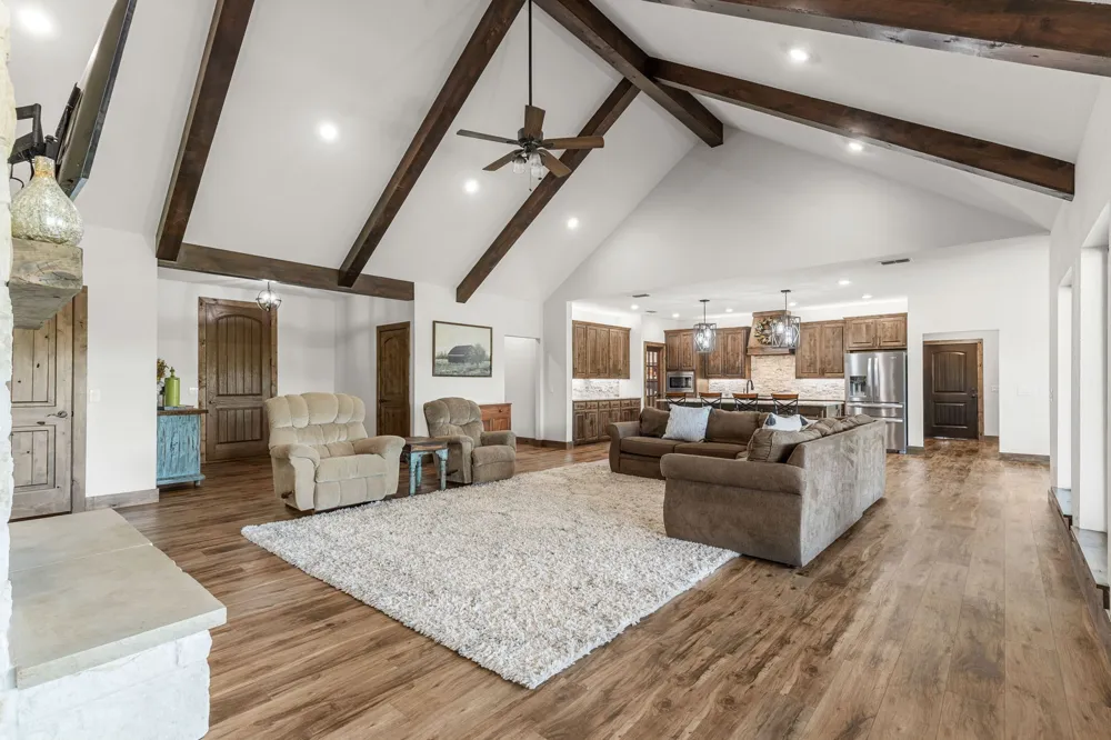 515 Sales Road Windthorst, TX 76389