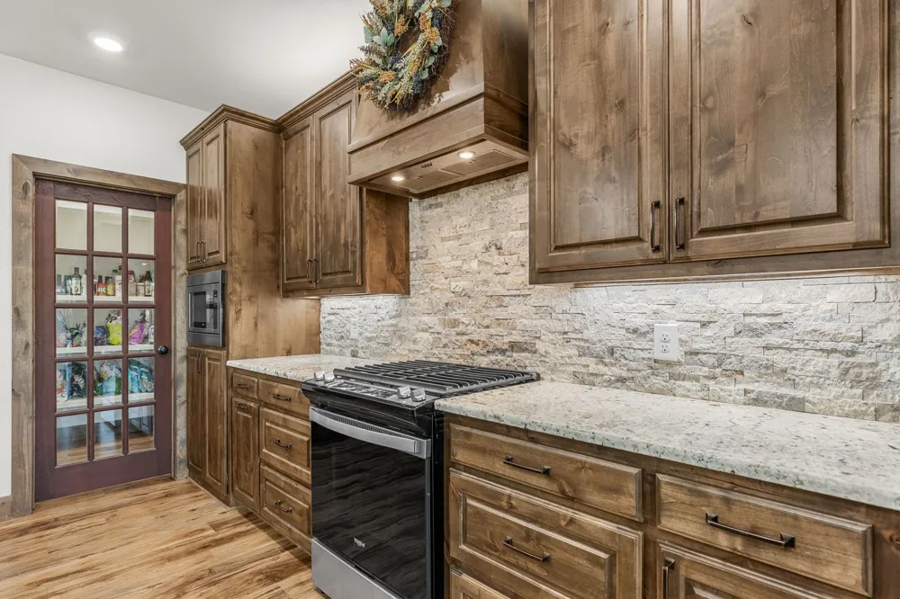 515 Sales Road Windthorst, TX 76389