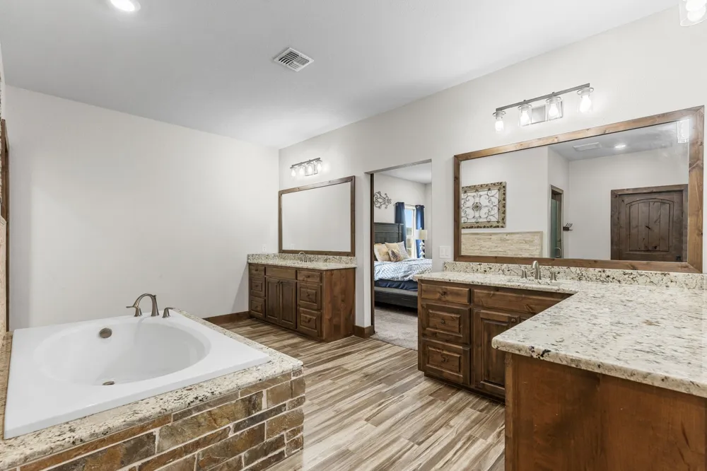 515 Sales Road Windthorst, TX 76389