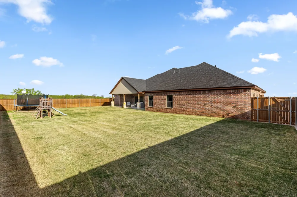 515 Sales Road Windthorst, TX 76389