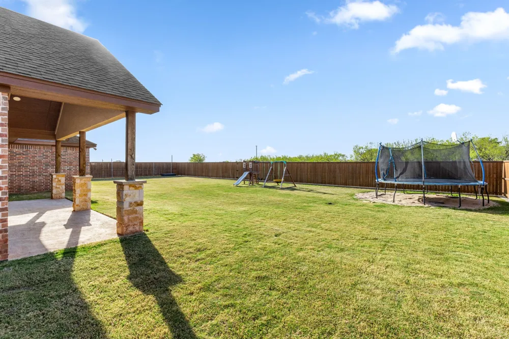 515 Sales Road Windthorst, TX 76389