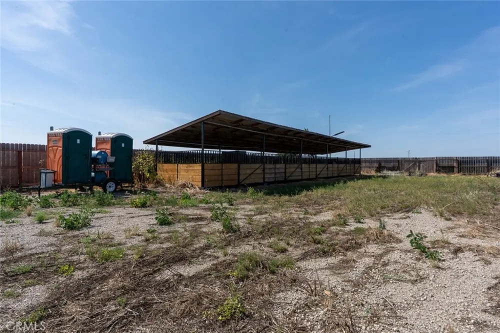 7251 Plainsburg Road Le Grand, CA 95333