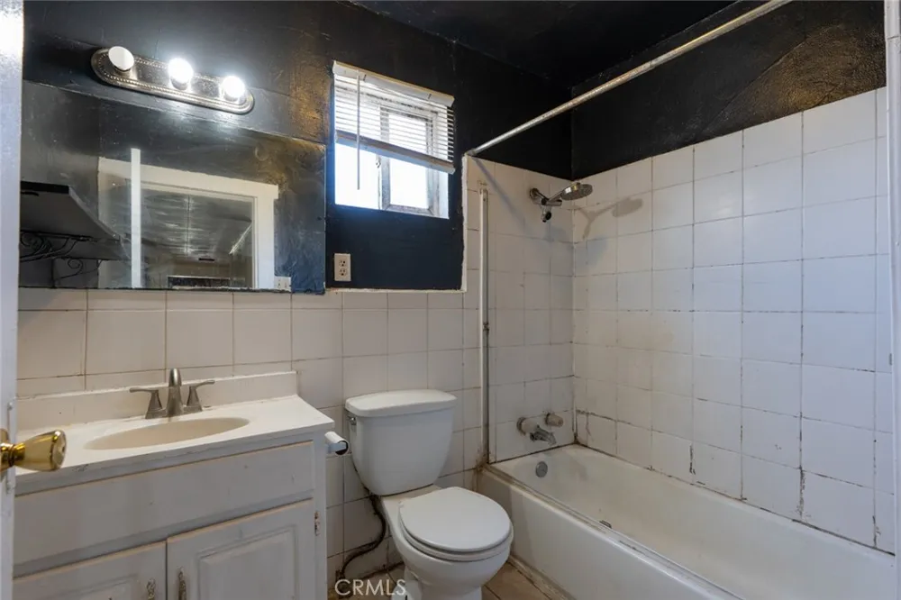 7251 Plainsburg Road Le Grand, CA 95333
