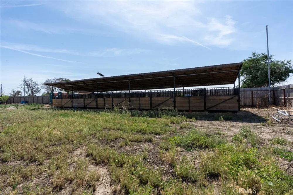 7251 Plainsburg Road Le Grand, CA 95333