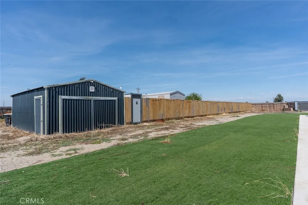7251 Plainsburg Road Le Grand, CA 95333
