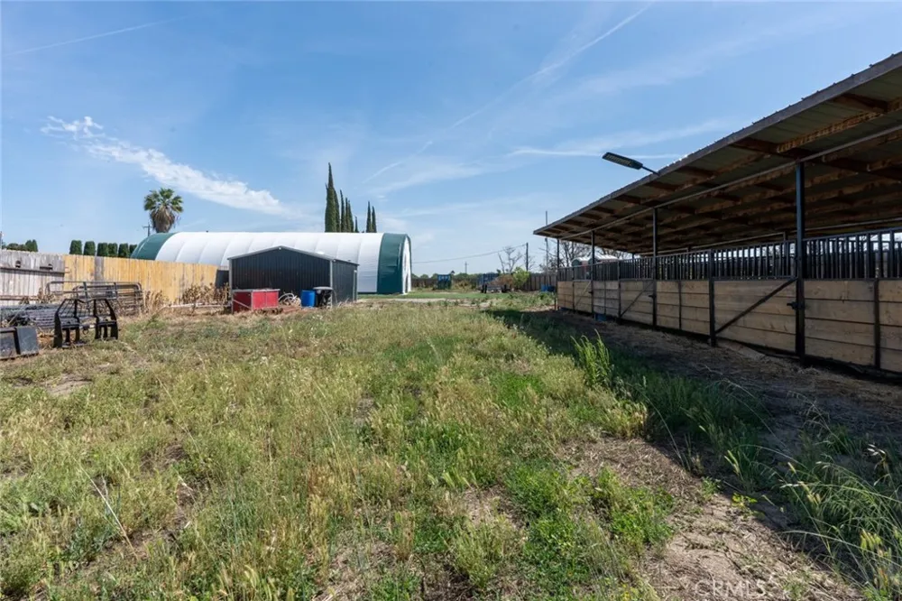 7251 Plainsburg Road Le Grand, CA 95333