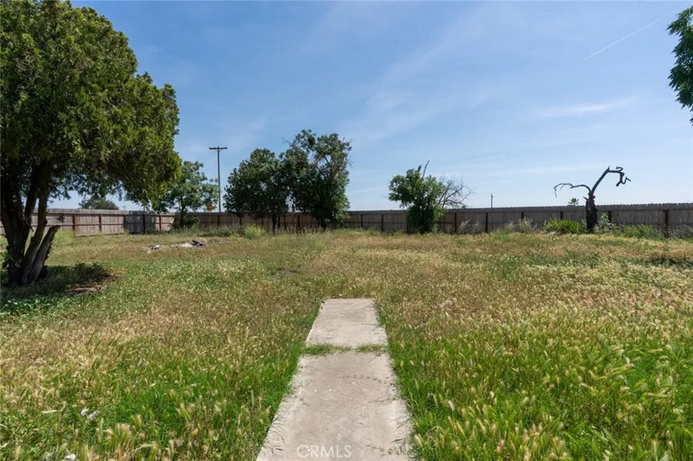 7251 Plainsburg Road Le Grand, CA 95333