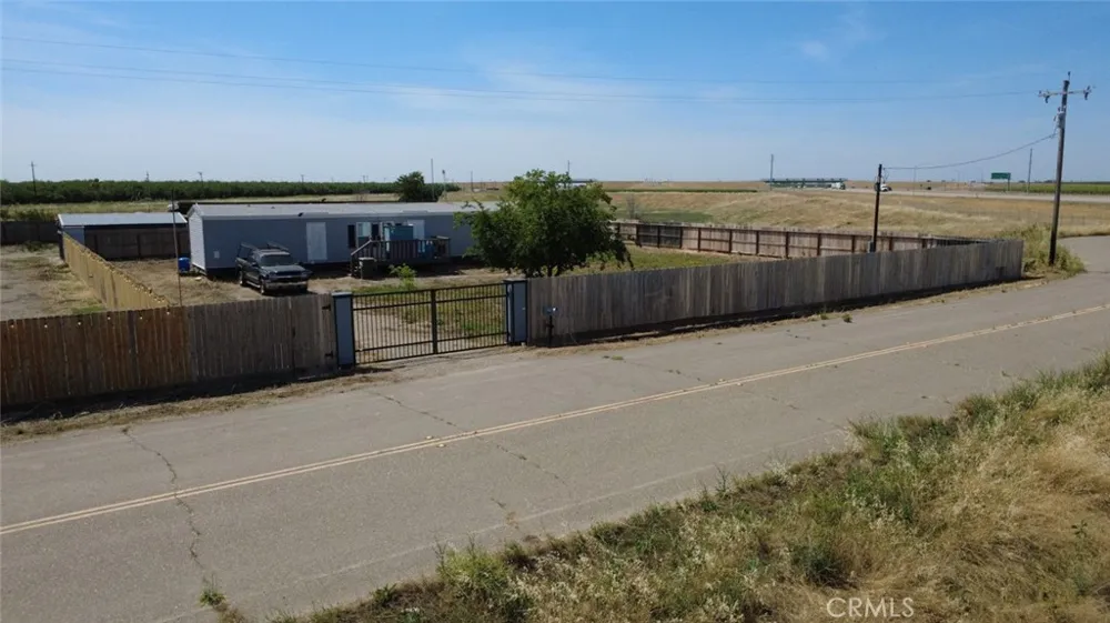 7251 Plainsburg Road Le Grand, CA 95333