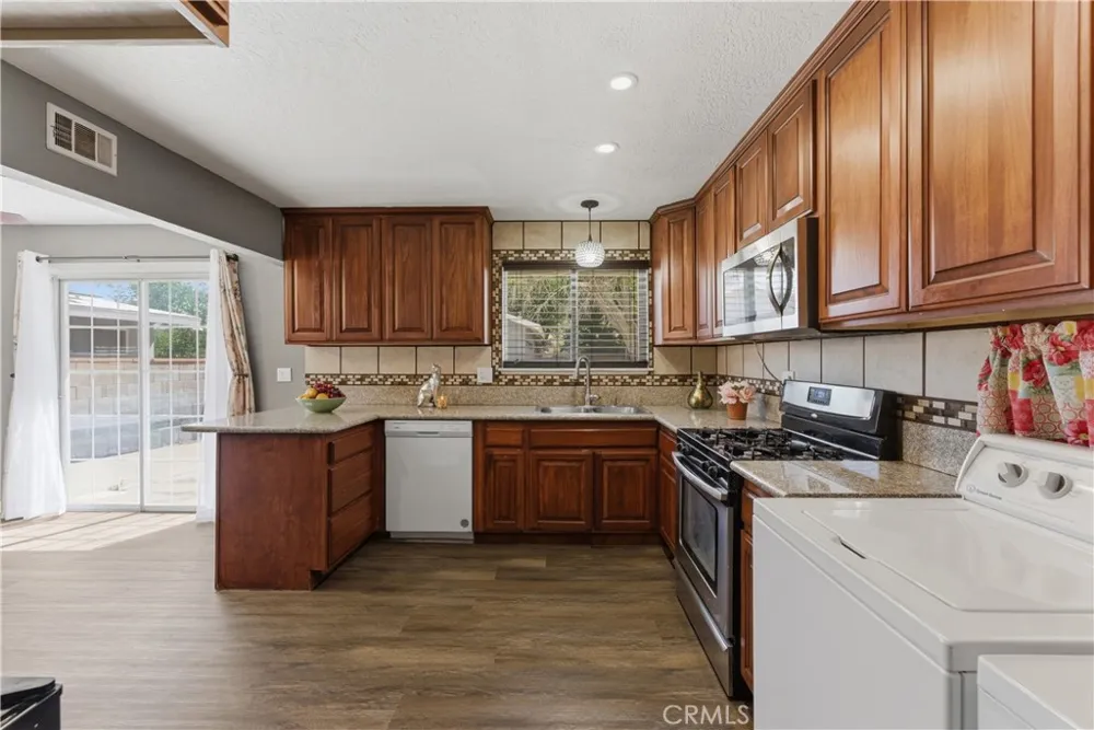 45514 12th Street Lancaster, CA 93534