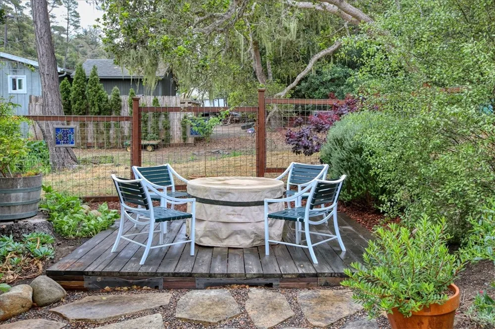 1835 Orville Avenue Cambria, CA 93428