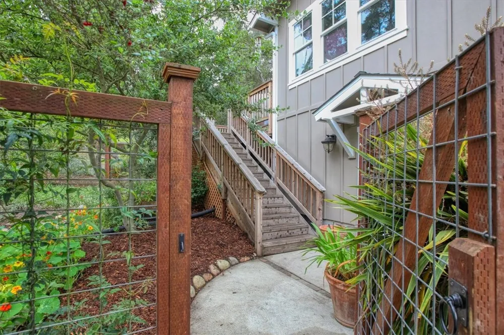 1835 Orville Avenue Cambria, CA 93428