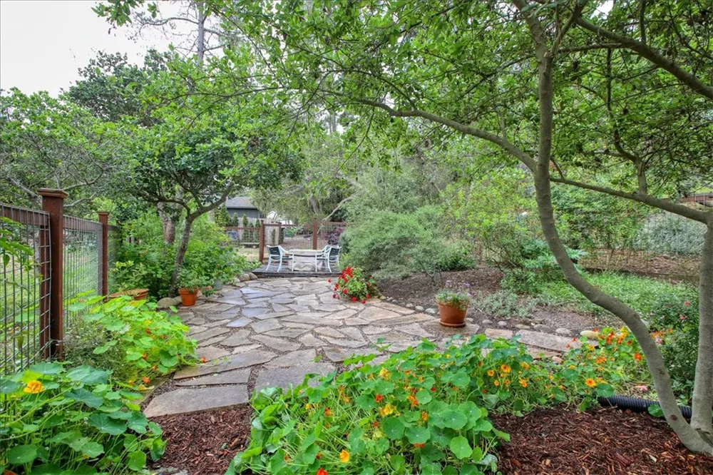 1835 Orville Avenue Cambria, CA 93428