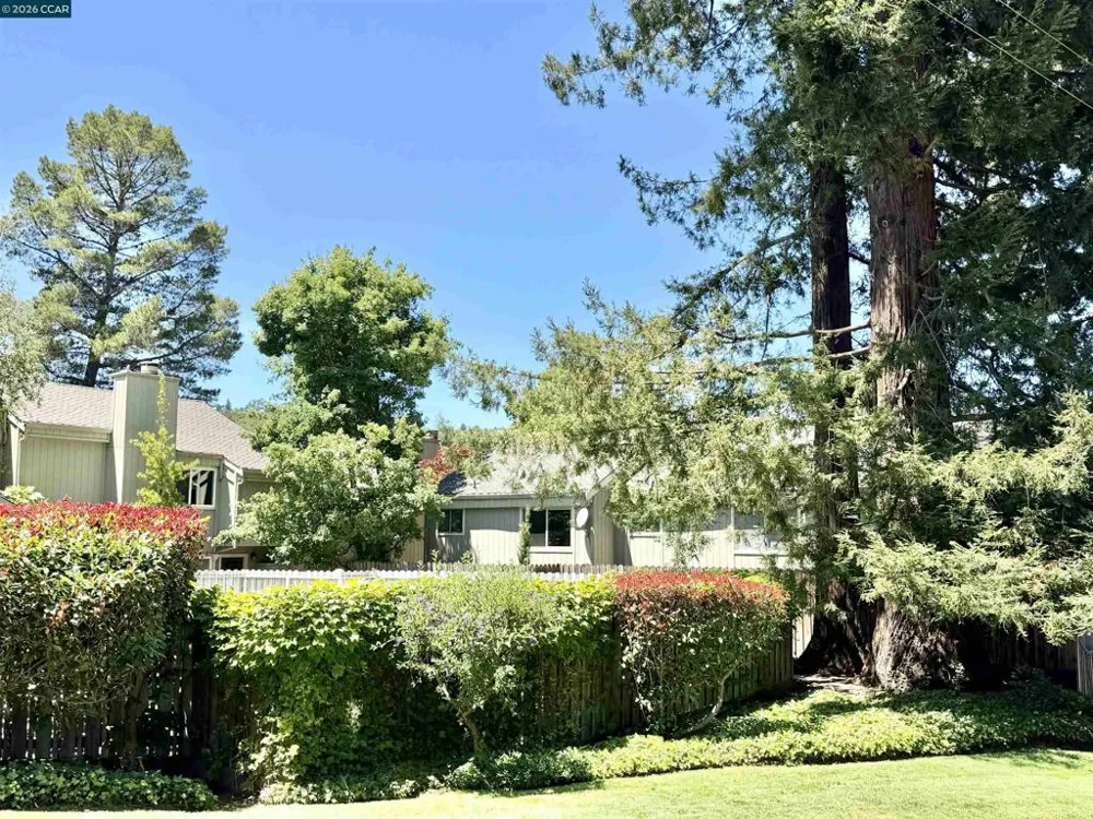 111 Ascot Ct #C Moraga, CA 94556