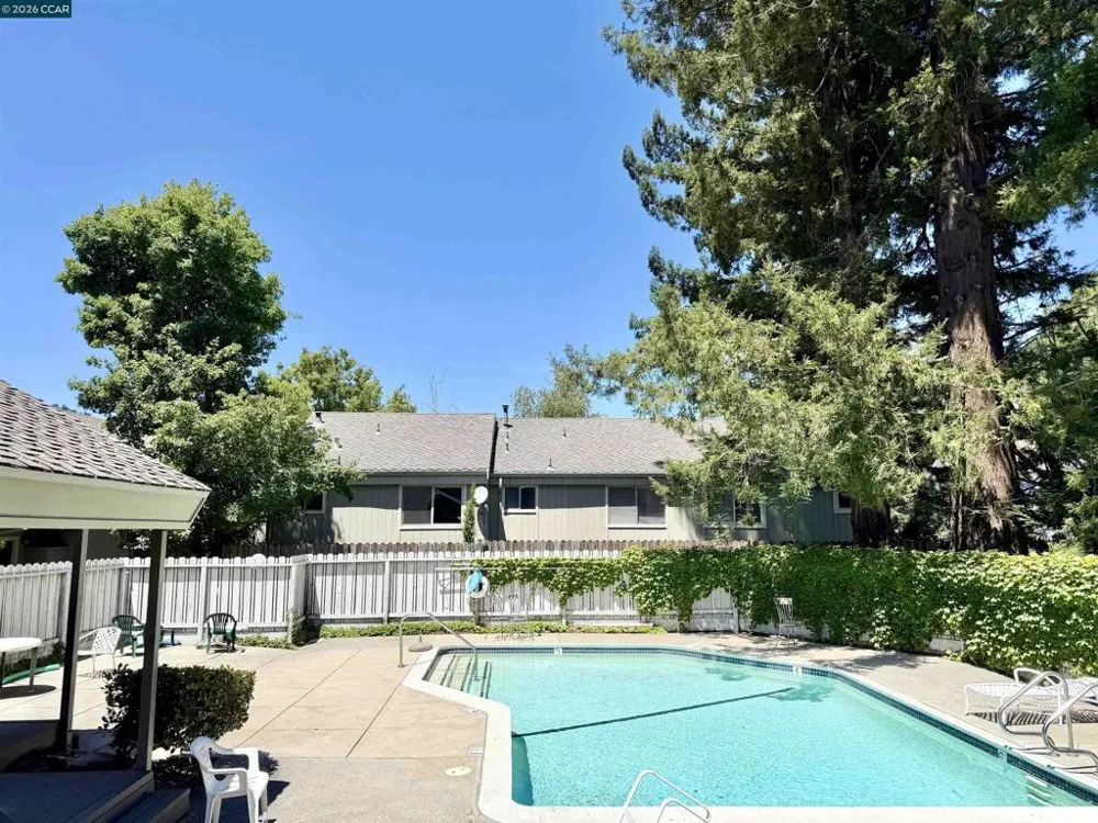 111 Ascot Ct #C Moraga, CA 94556