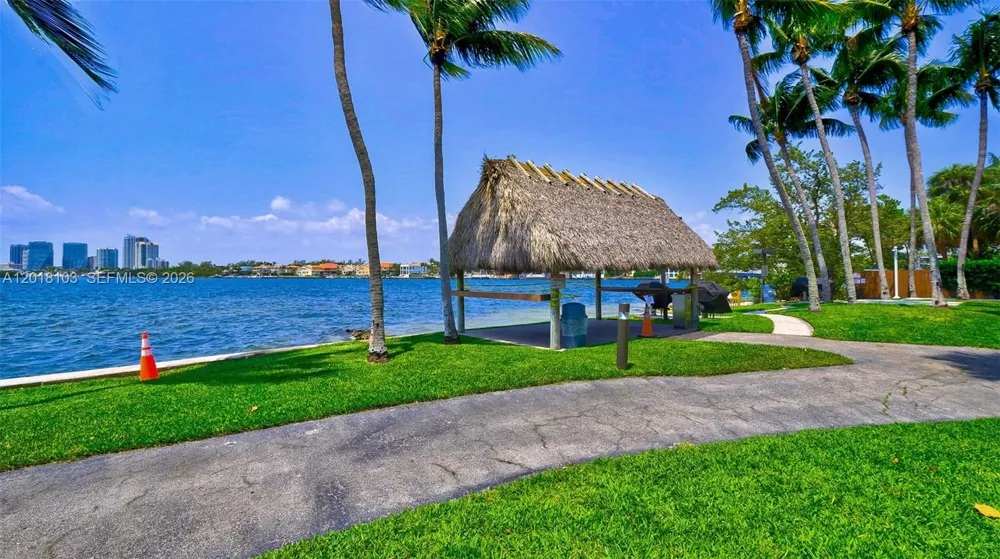 3 Grove Isle Dr #C410 Miami, FL 33133