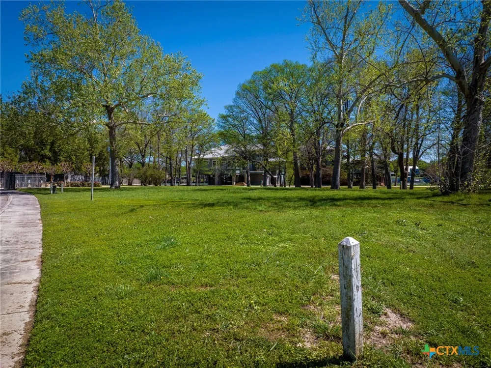 108 Cypress Way McQueeney, TX 78123