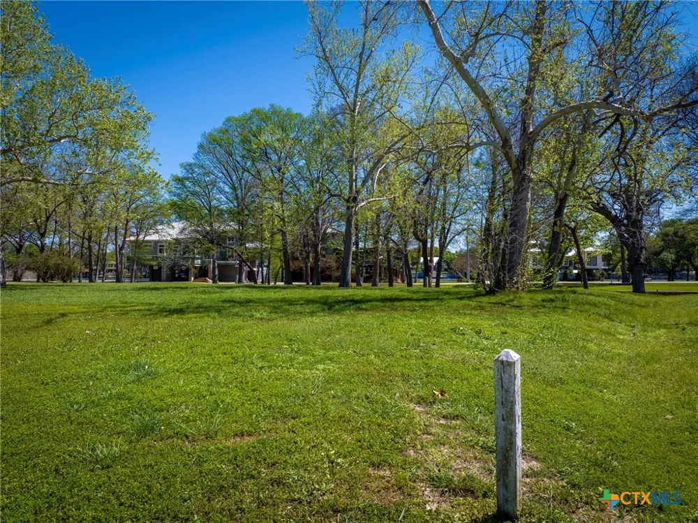 108 Cypress Way McQueeney, TX 78123