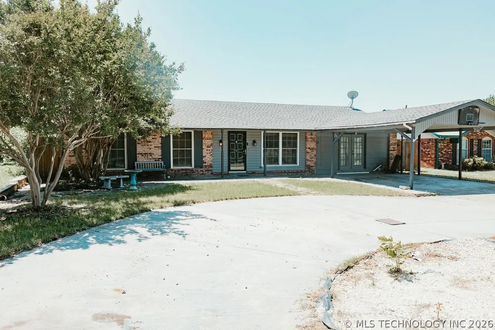 1901 Mason Durant, OK 74701