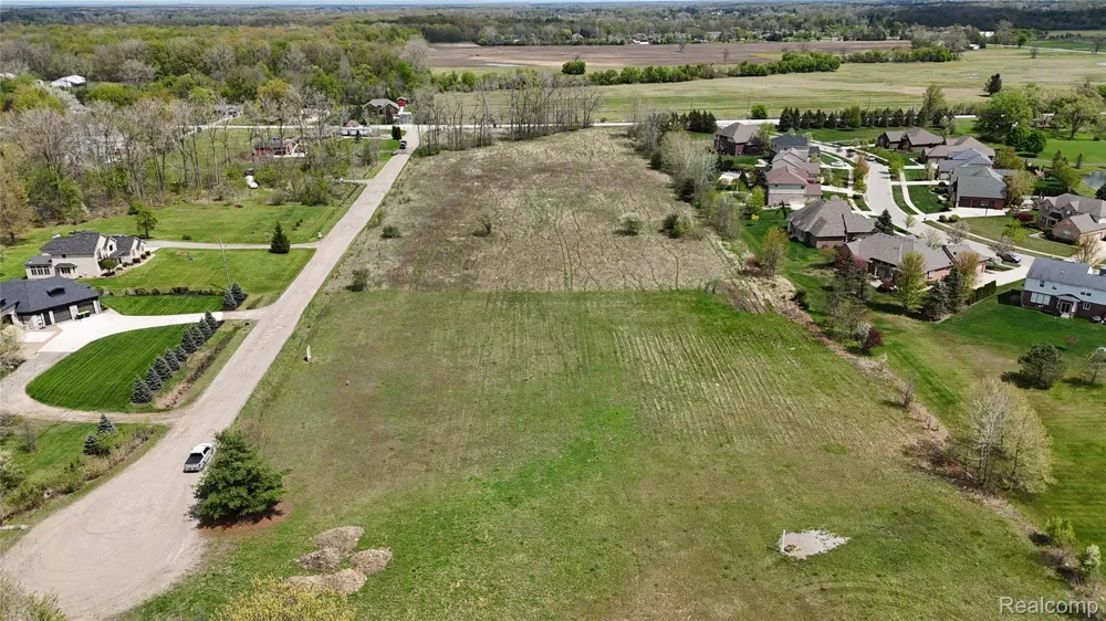 13268 Cousins Court Washington Township, MI 48094