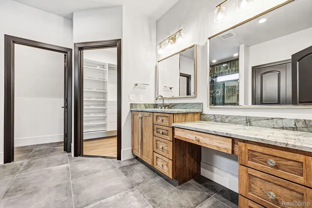 13268 Cousins Court Washington Township, MI 48094