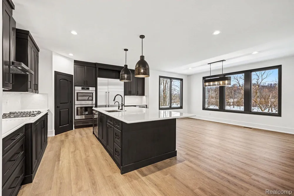13268 Cousins Court Washington Township, MI 48094
