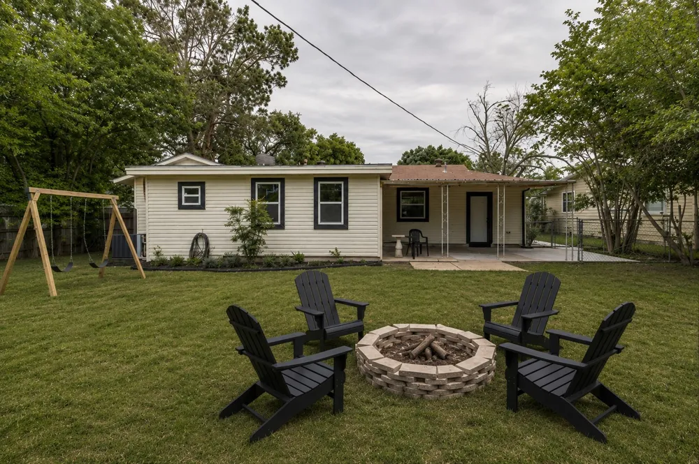 5113 Nadine Drive Haltom City, TX 76117