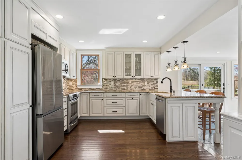 111 S Country Road Remsenburg, NY 11960