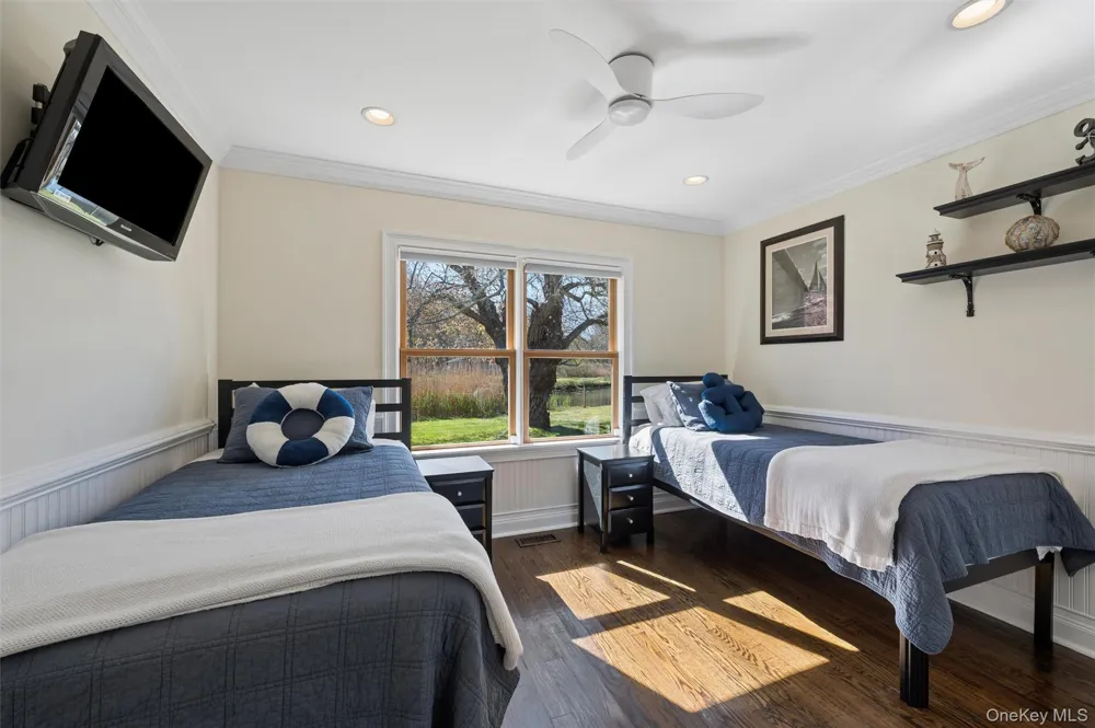 111 S Country Road Remsenburg, NY 11960