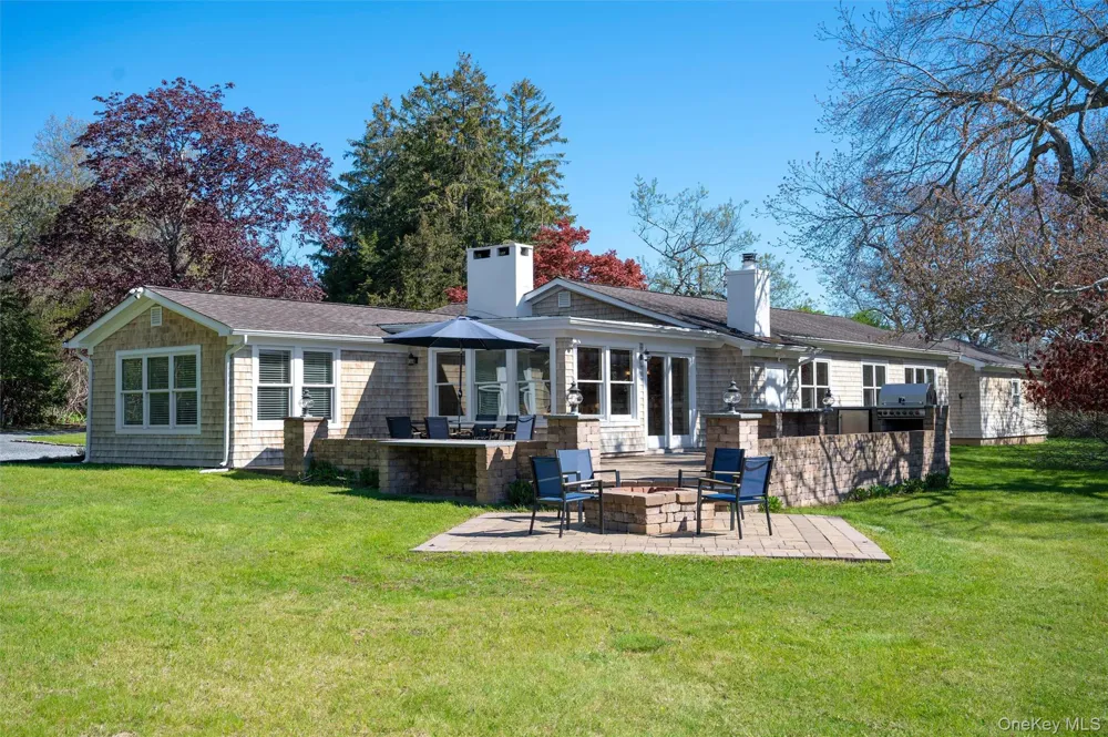 111 S Country Road Remsenburg, NY 11960