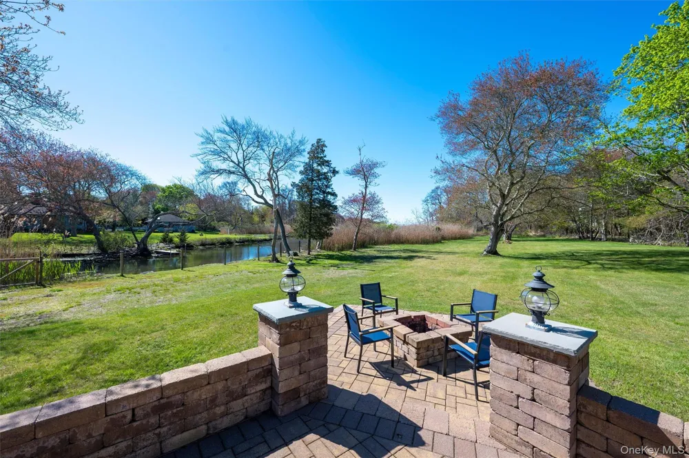 111 S Country Road Remsenburg, NY 11960