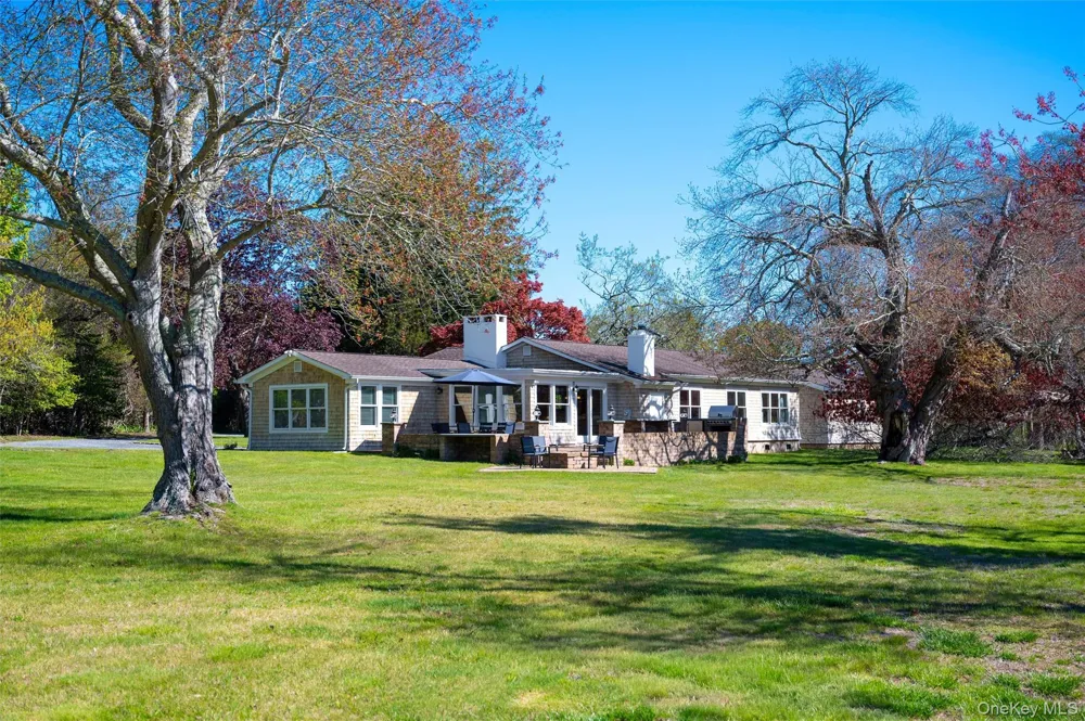 111 S Country Road Remsenburg, NY 11960