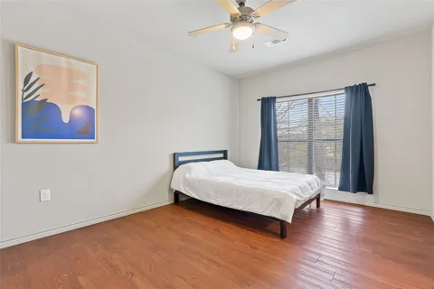 5117 Lamar Boulevard #100
