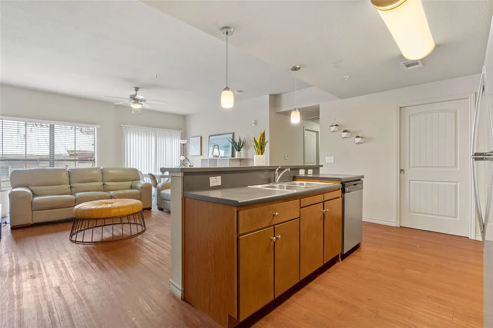 5117 Lamar Boulevard #100 Austin, TX 78751