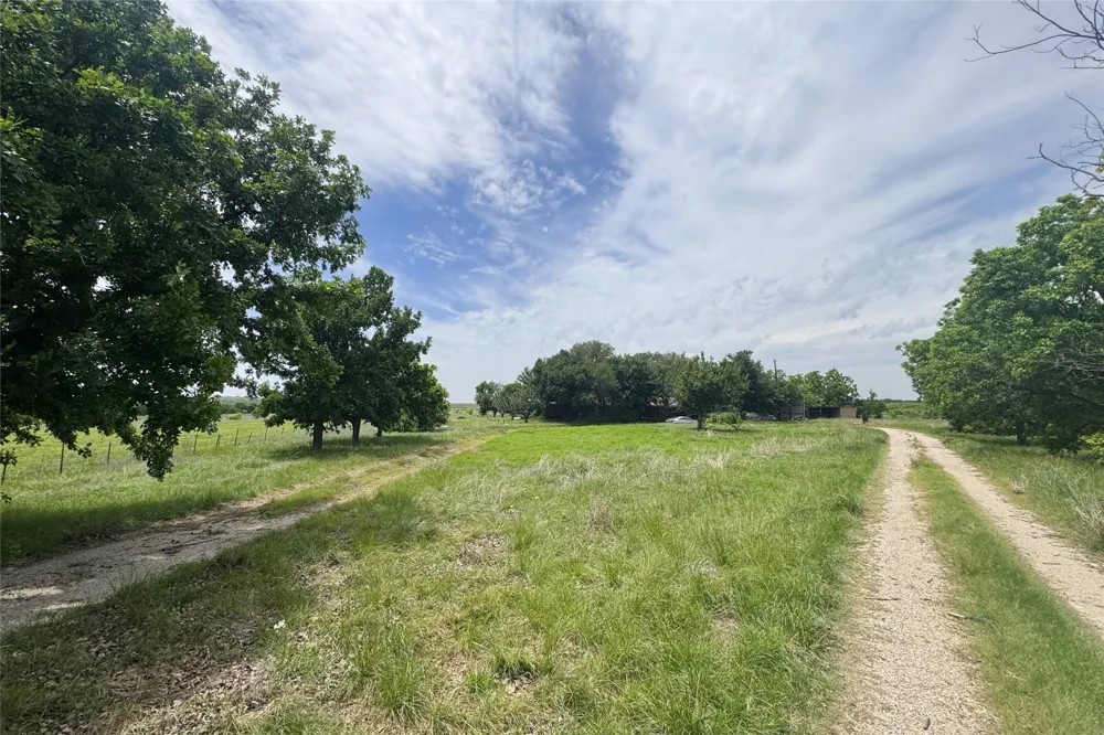 6718 FM 175 Henrietta, TX 76365