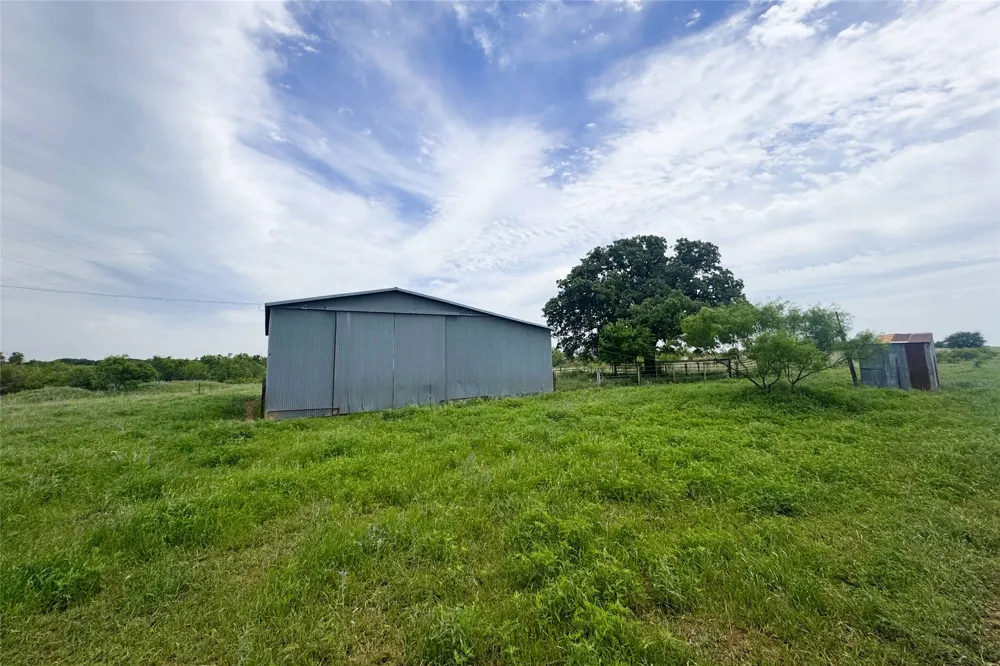 6718 FM 175 Henrietta, TX 76365