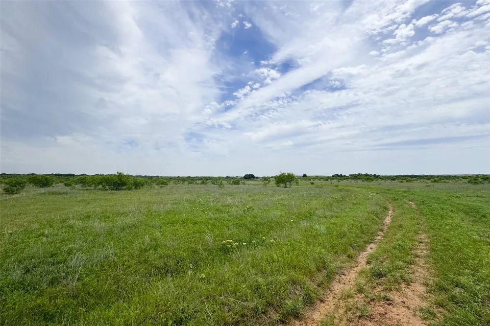 6718 FM 175 Henrietta, TX 76365