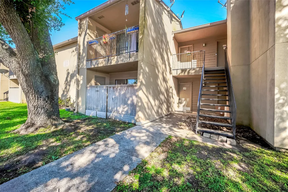 3300 Pebblebrook Drive #109 Seabrook, TX 77586