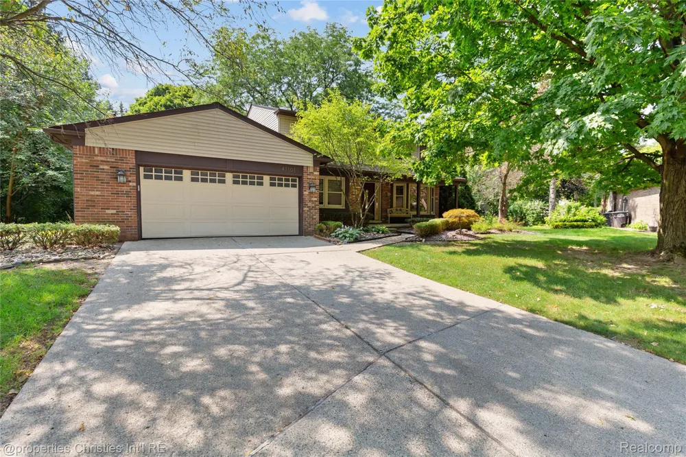 41101 Croydon Court Northville Township, MI 48168