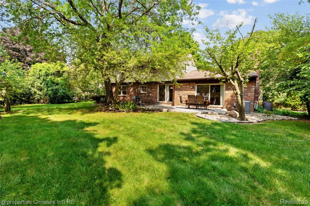 41101 Croydon Court Northville Township, MI 48168