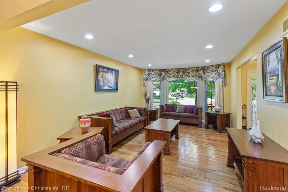 41101 Croydon Court Northville Township, MI 48168
