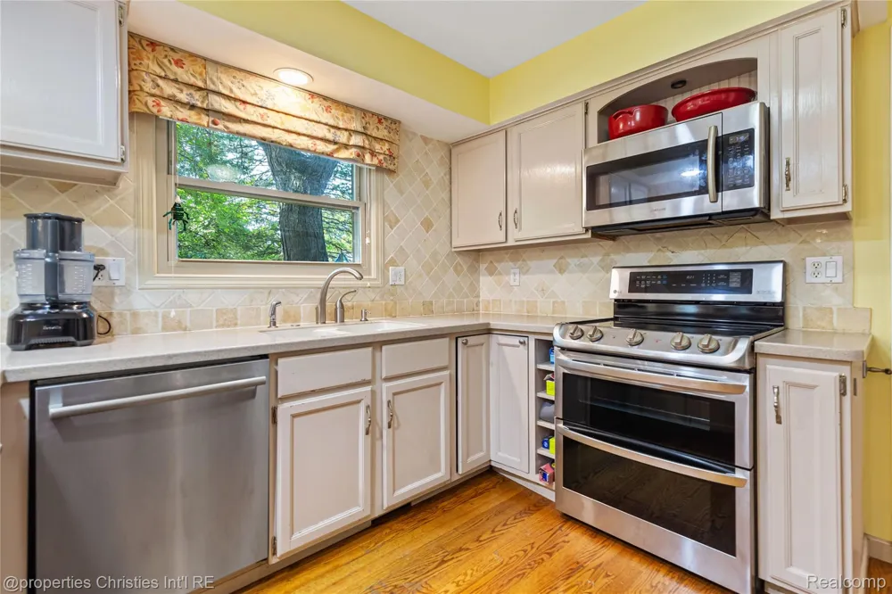 41101 Croydon Court Northville Township, MI 48168