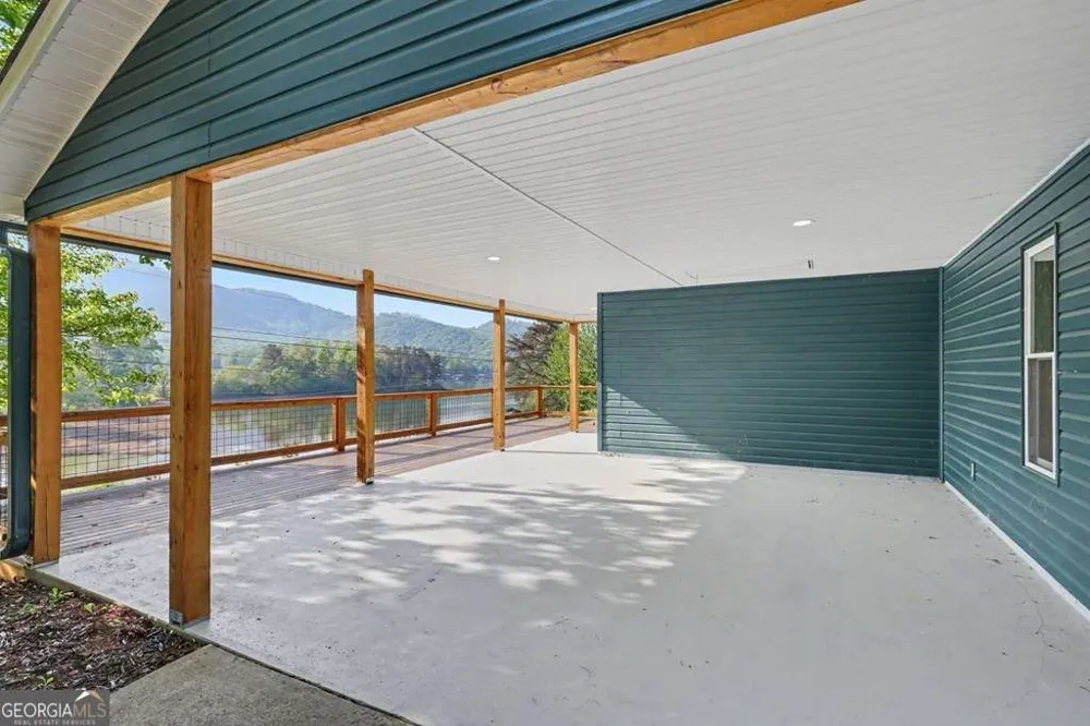 233 Bradshaw RD Hiawassee, GA 30546