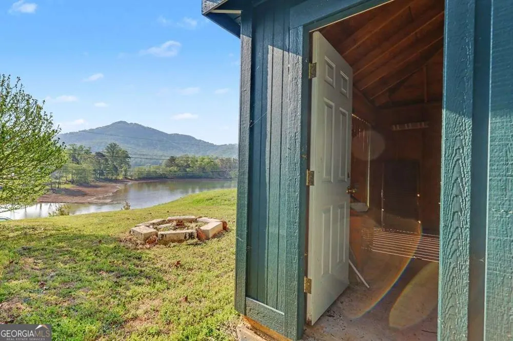 233 Bradshaw RD Hiawassee, GA 30546