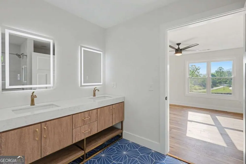233 Bradshaw RD Hiawassee, GA 30546