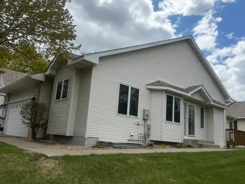 834 Wescott Square