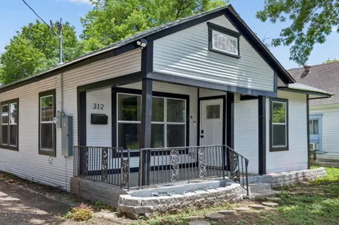 312 Leads Street