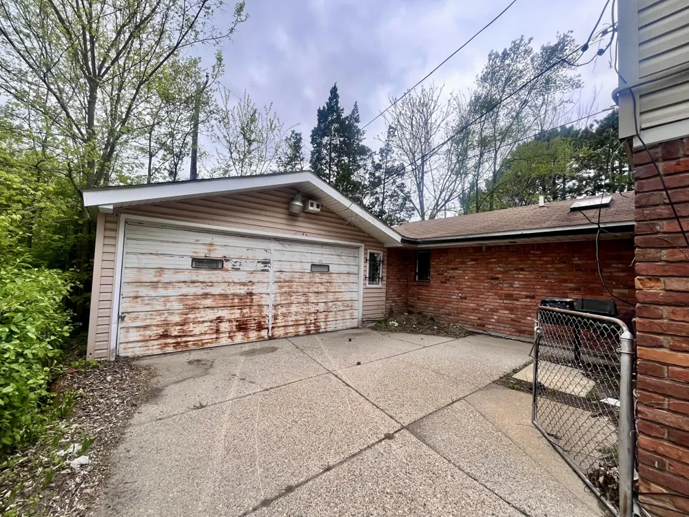20043 Wyoming Avenue Detroit, MI 48221