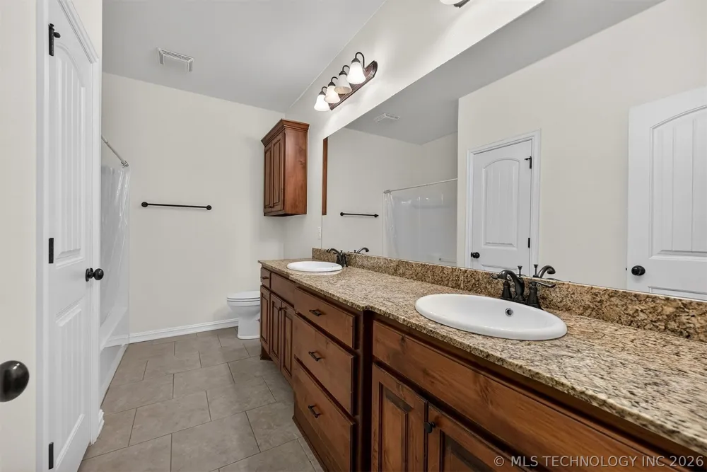 1902 E 370 ROAD Talala, OK 74080