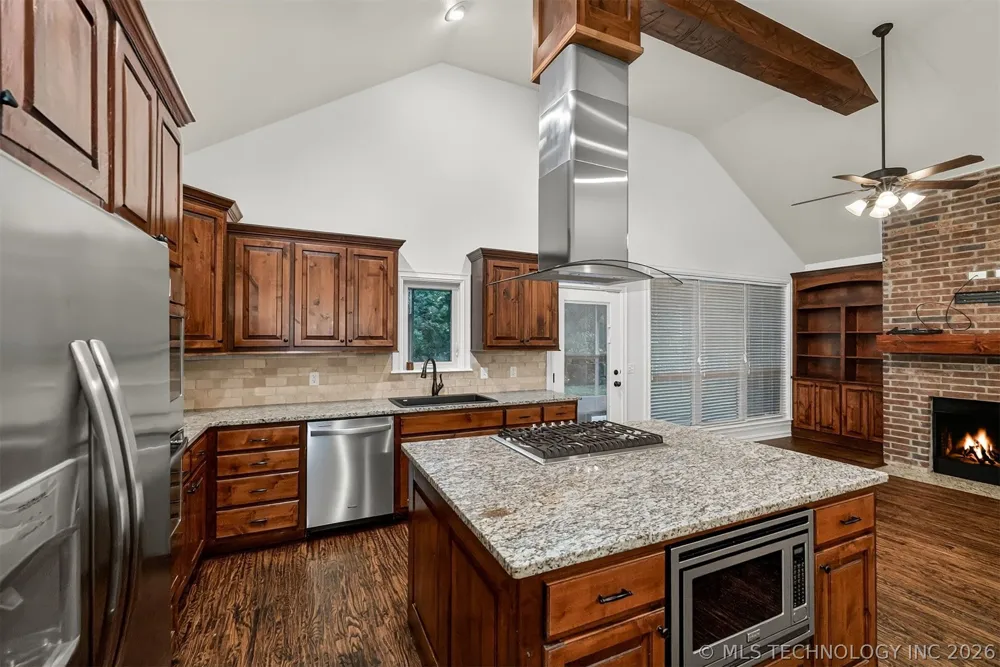 1902 E 370 ROAD Talala, OK 74080